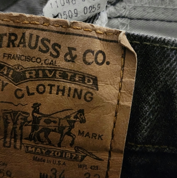 Vintage x 80s 509 Levi Faded Black Denim Red Tab “made in USA” - Picture 13 of 13